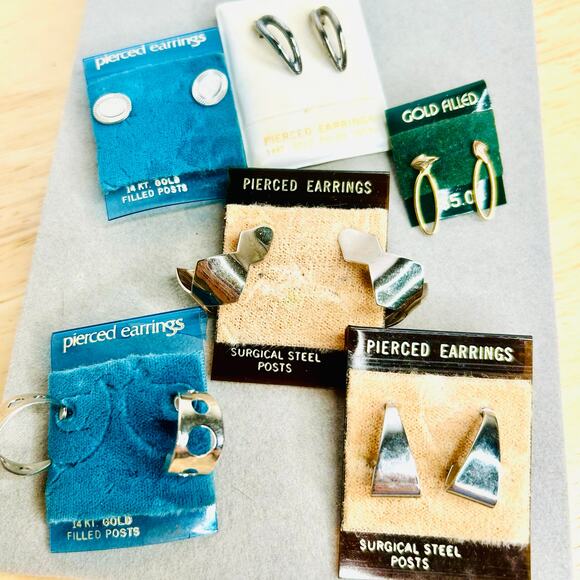 Vintage Pierced Earrings on Cards Lot - Picture 2 of 3